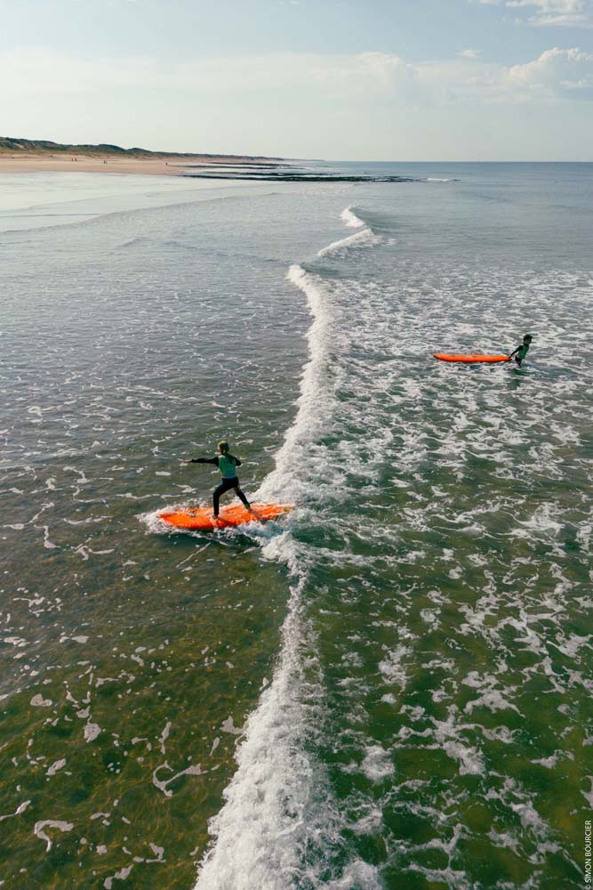pratique du surf sur les plages des sables d'olonne